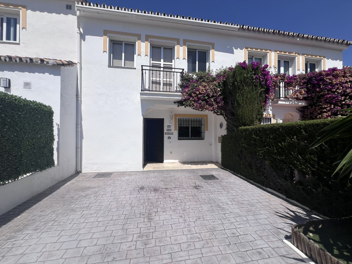 Drie slaapkamers stadswoning aan frontline golf in El Paraíso in El Paraiso - foto 20