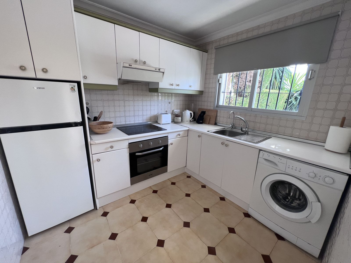 Drie slaapkamers stadswoning aan frontline golf in El Paraíso in El Paraiso - foto 7