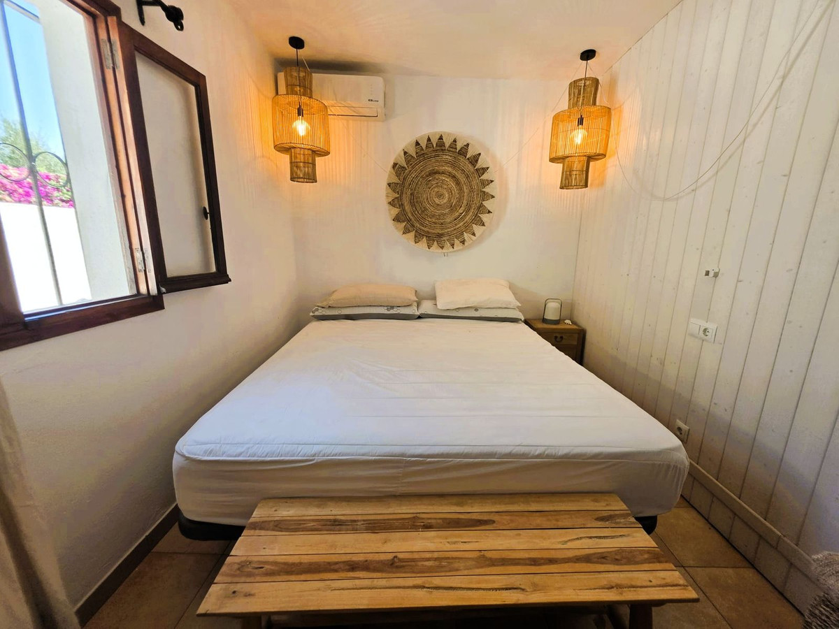 Estepona – 3-slaapkamer villa met zeezicht en inbegrepen renovatieproject in Estepona - foto 11