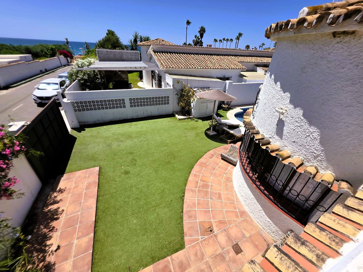 Estepona – 3-slaapkamer villa met zeezicht en inbegrepen renovatieproject in Estepona - foto 6