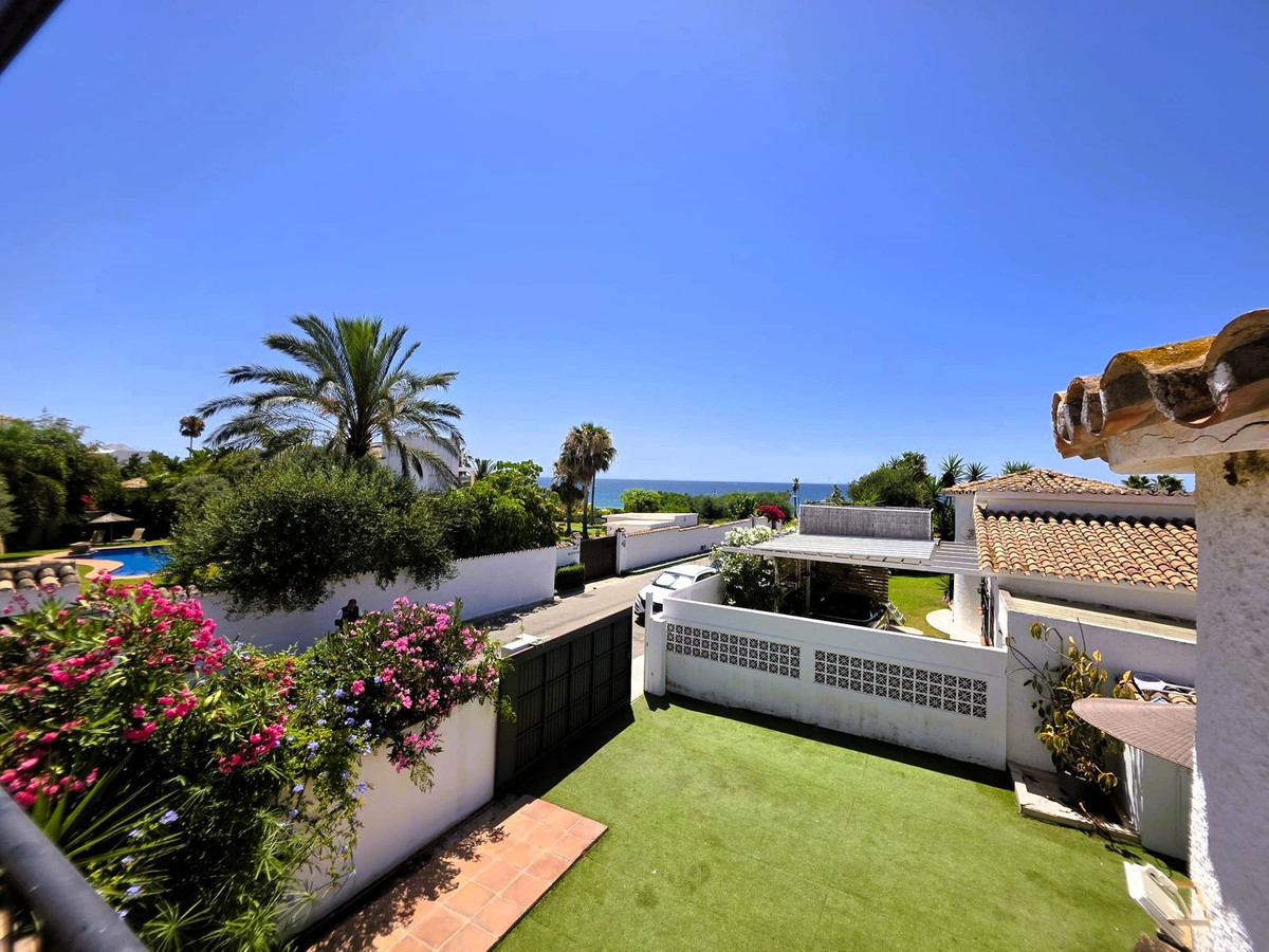 Estepona – 3-slaapkamer villa met zeezicht en inbegrepen renovatieproject in Estepona - foto 8