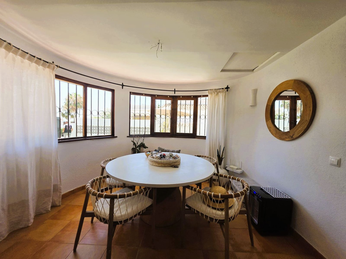 Estepona – 3-slaapkamer villa met zeezicht en inbegrepen renovatieproject in Estepona - foto 9