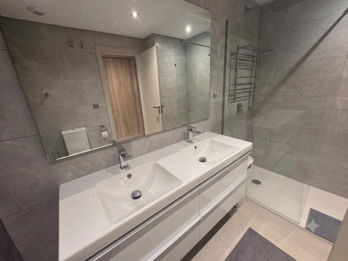 Drie slaapkamer appartement met panoramisch uitzicht in Harmony, La Cala Golf in La Cala Golf - foto 17