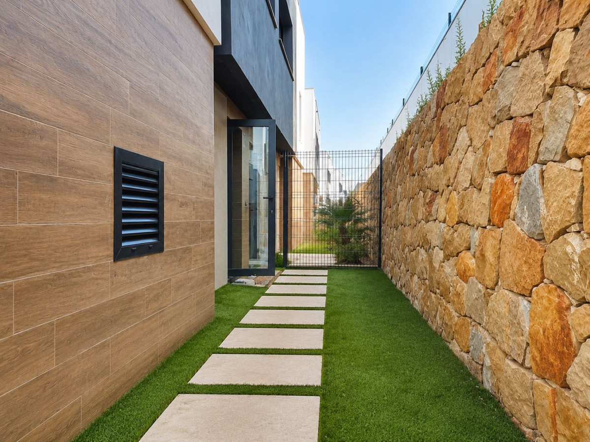Drie-slaapkamer stadswoning in Serene Atalaya in Atalaya - foto 11