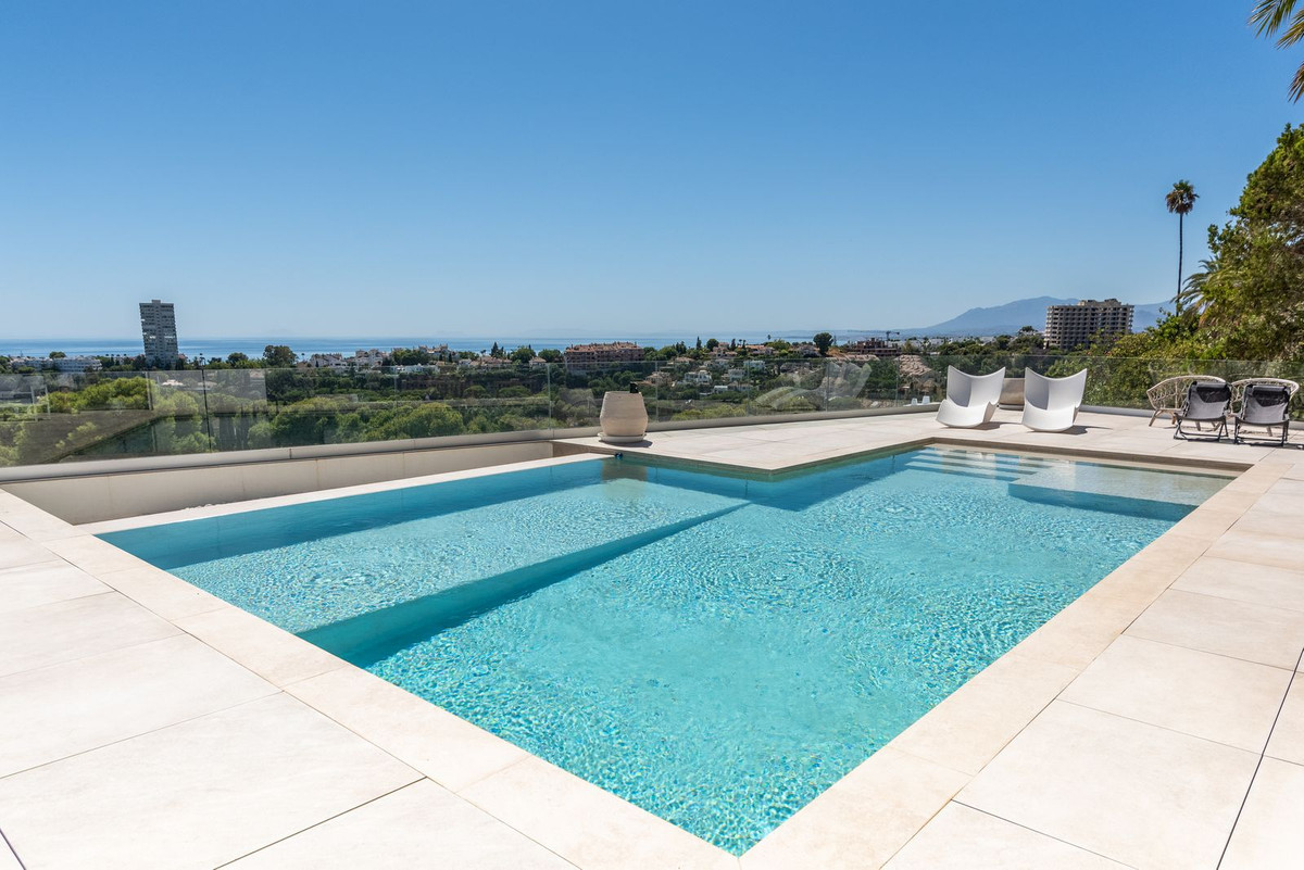 Luxe villa Marbella met 4 slaapkamers en panoramisch zeezicht in Marbella - foto 14
