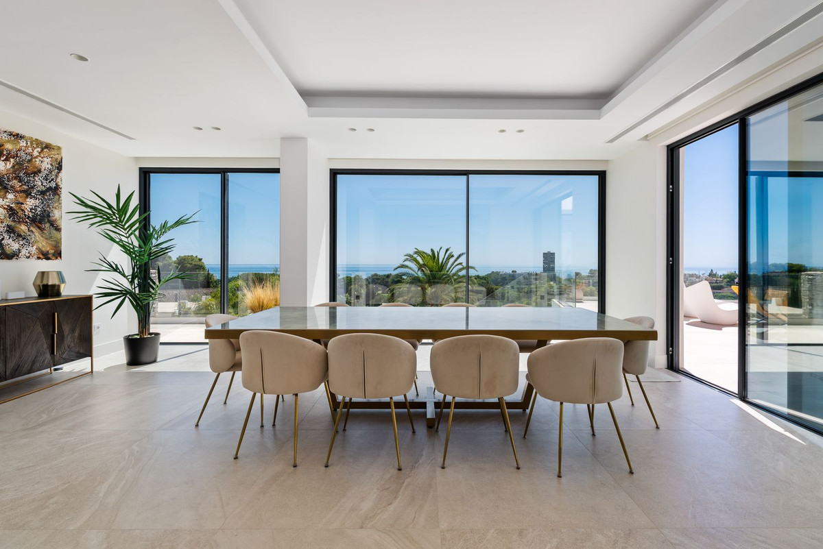 Luxe villa Marbella met 4 slaapkamers en panoramisch zeezicht in Marbella - foto 3