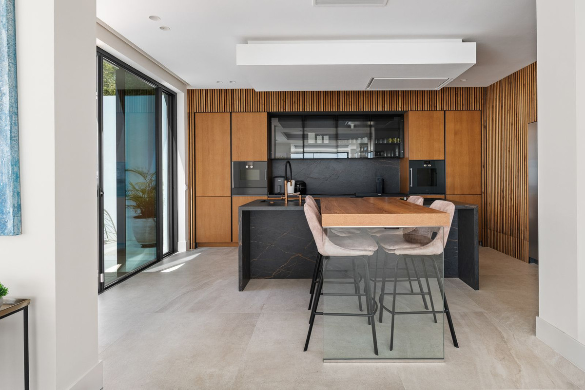 Luxe villa Marbella met 4 slaapkamers en panoramisch zeezicht in Marbella - foto 7