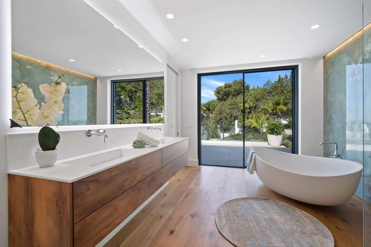 Luxe villa Marbella met 4 slaapkamers en panoramisch zeezicht in Marbella - foto 9