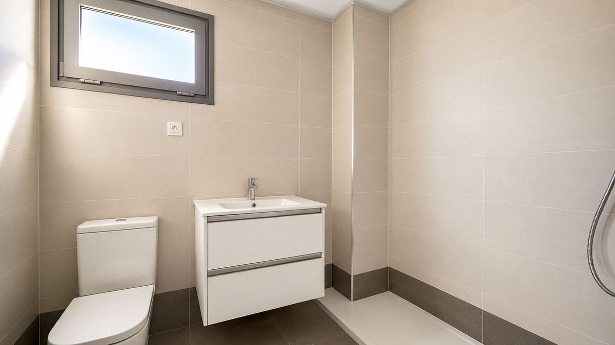Drie-slaapkamer appartement in Benalmádena Costa in Benalmadena Costa - foto 11
