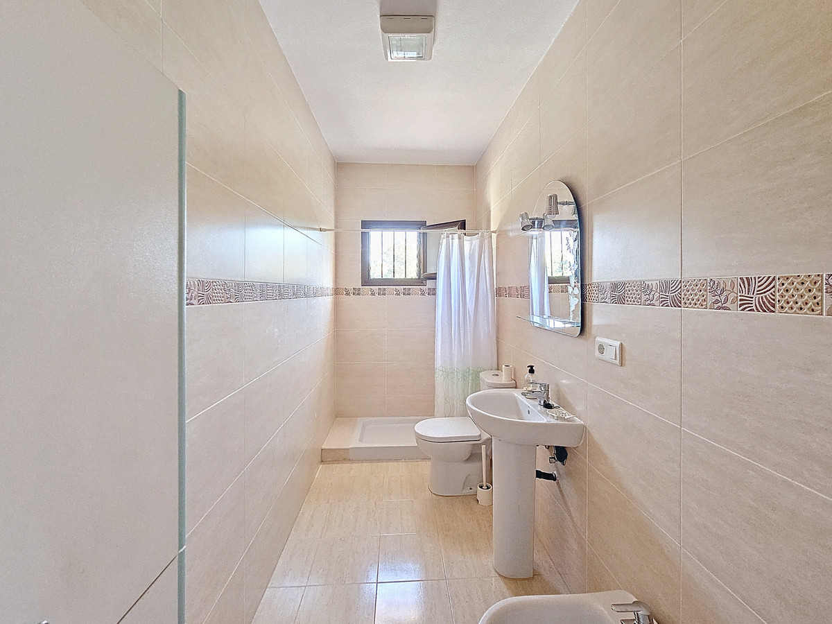 Finca met 3 slaapkamers in El Padron (Estepona-Oost) in El Padron - foto 13