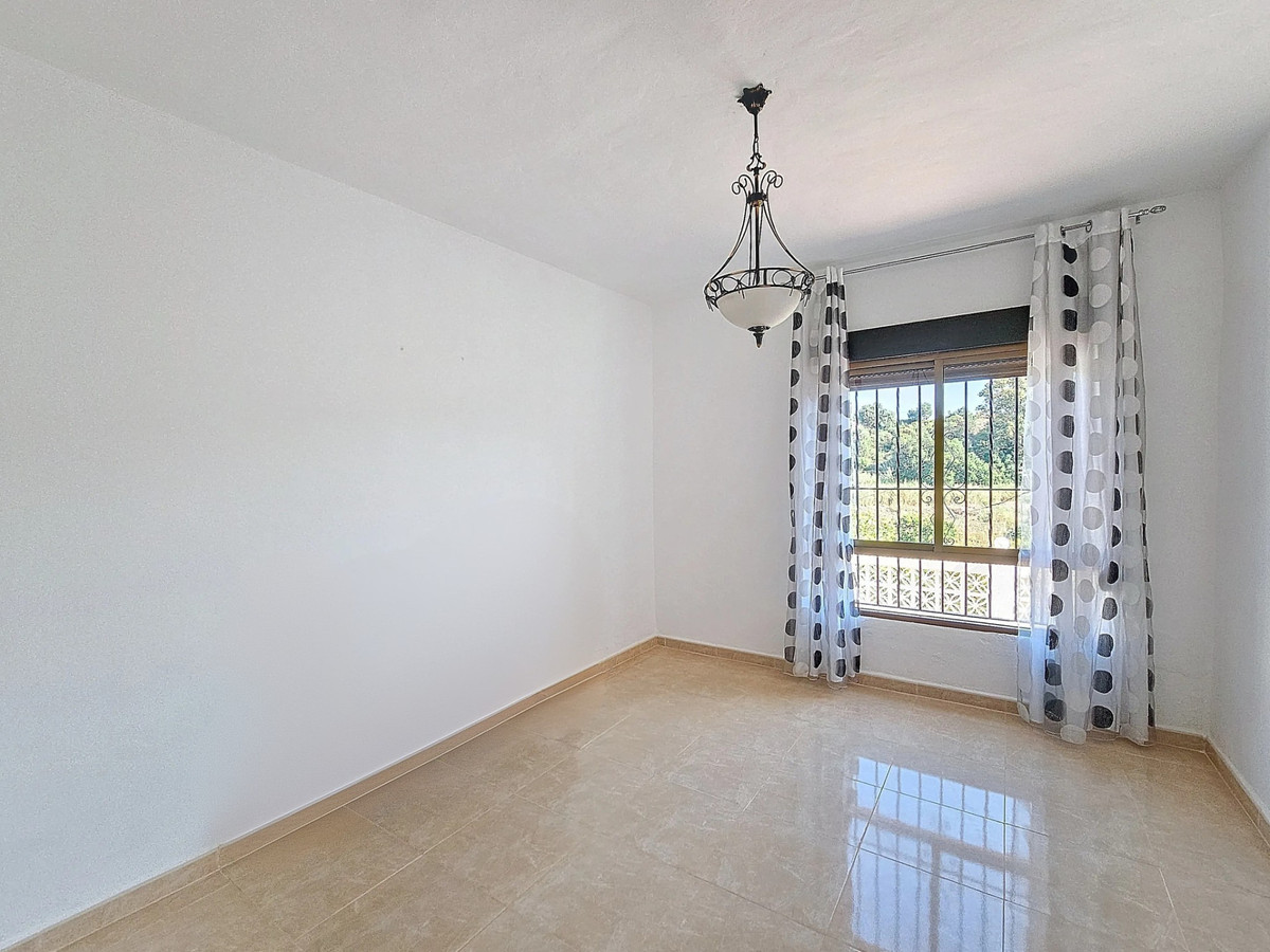 Finca met 3 slaapkamers in El Padron (Estepona-Oost) in El Padron - foto 15