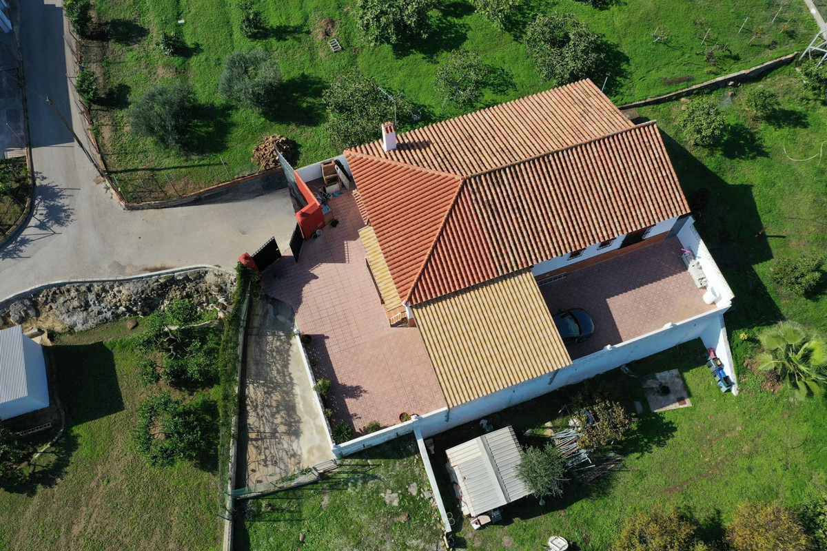 Finca met 3 slaapkamers in El Padron (Estepona-Oost) in El Padron - foto 5