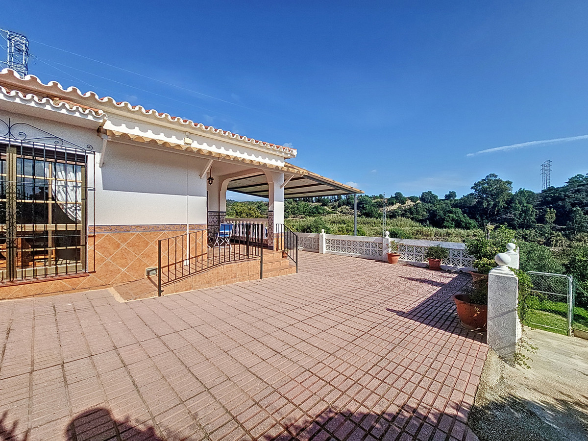Finca met 3 slaapkamers in El Padron (Estepona-Oost) in El Padron - foto 8