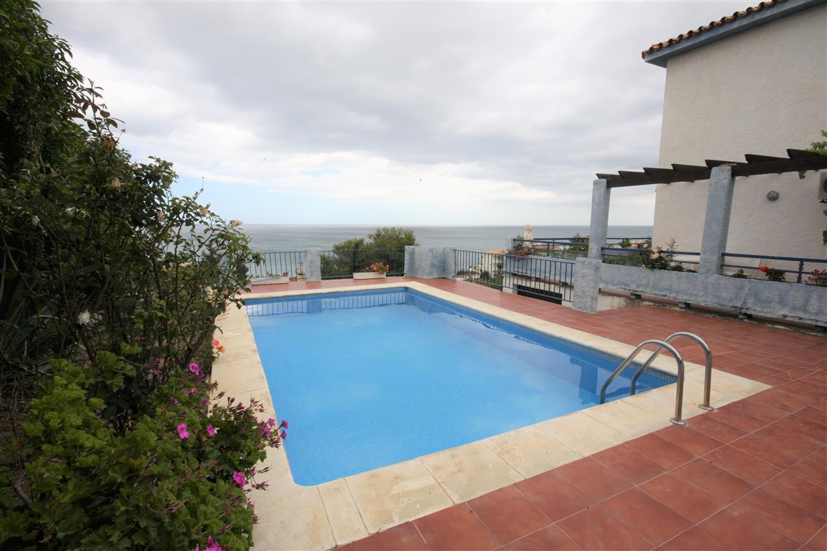 Villa met zeezicht en 4 slaapkamers in Estepona in Estepona - foto 16