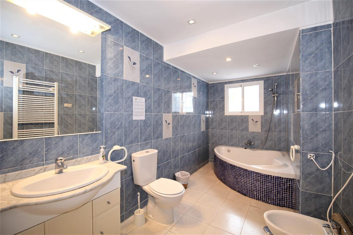 Villa met zeezicht en 4 slaapkamers in Estepona in Estepona - foto 10