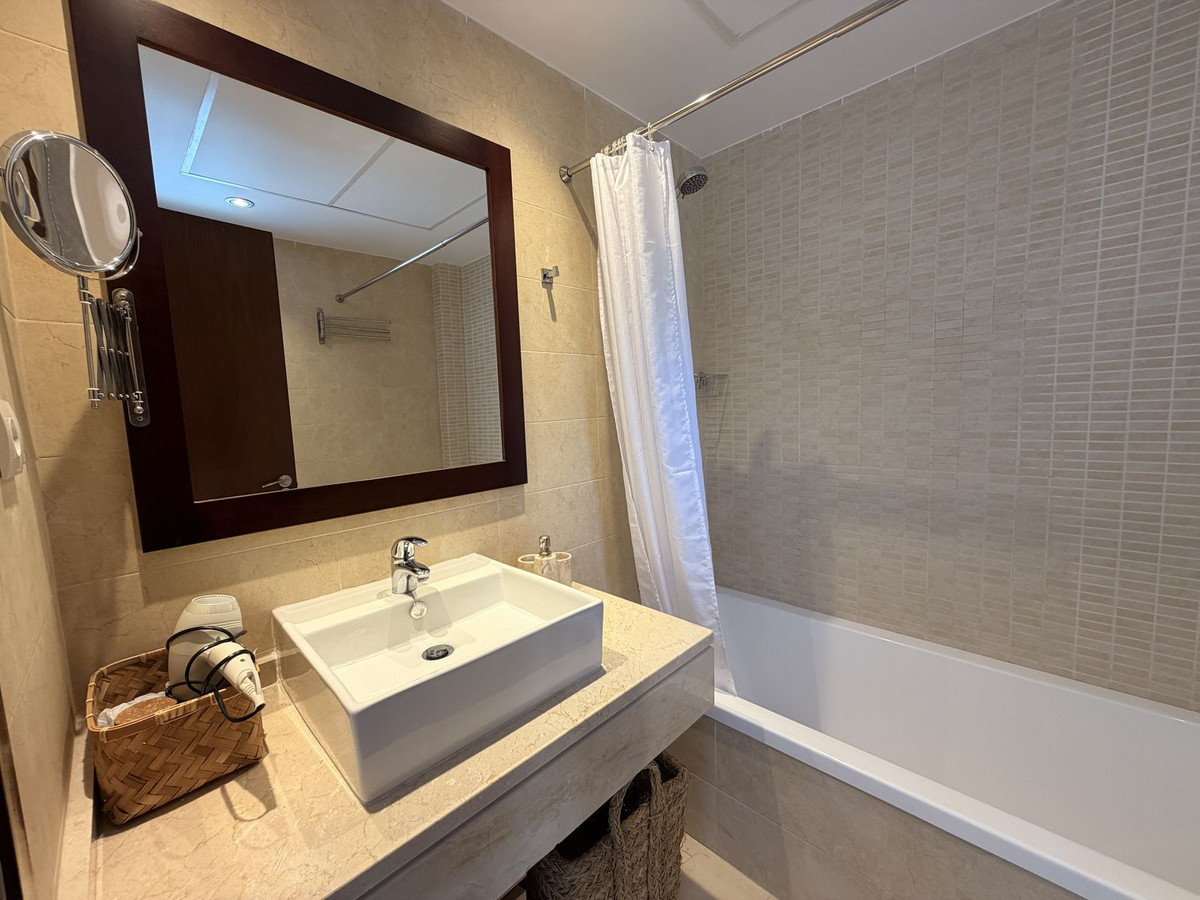 Duplex penthouse met 2 slaapkamers in Altos de los Monteros, Marbella in Los Monteros - foto 11