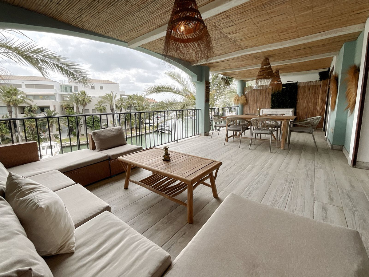 Drie-slaapkamer appartement op een van de exclusieve eilanden van Sotogrande Marina - foto 11