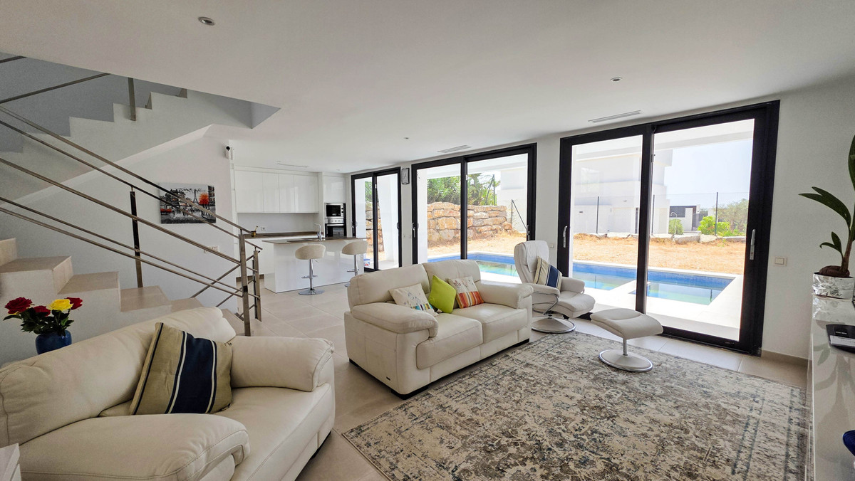 3-slaapkamer villa in La Duquesa, Los Hidalgos (Manilva) in La Duquesa - foto 12