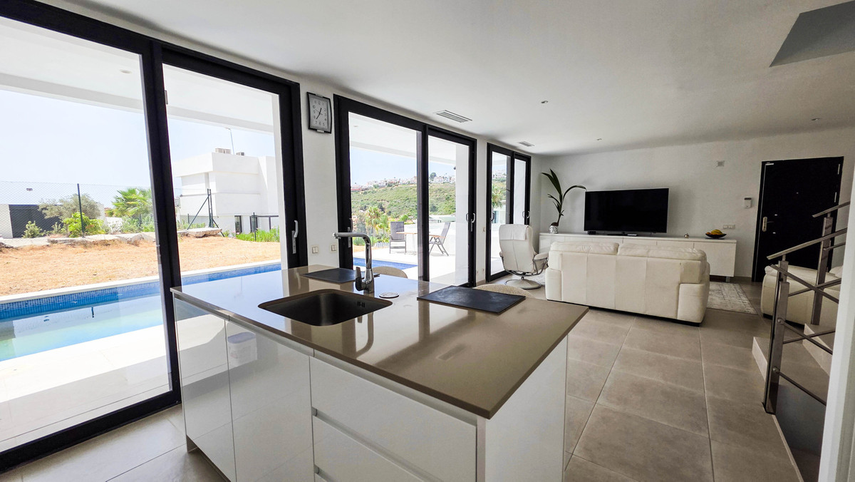 3-slaapkamer villa in La Duquesa, Los Hidalgos (Manilva) in La Duquesa - foto 3