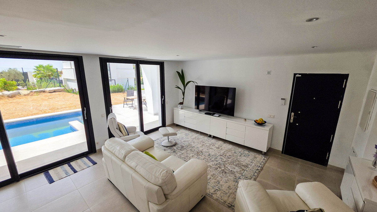 3-slaapkamer villa in La Duquesa, Los Hidalgos (Manilva) in La Duquesa - foto 5