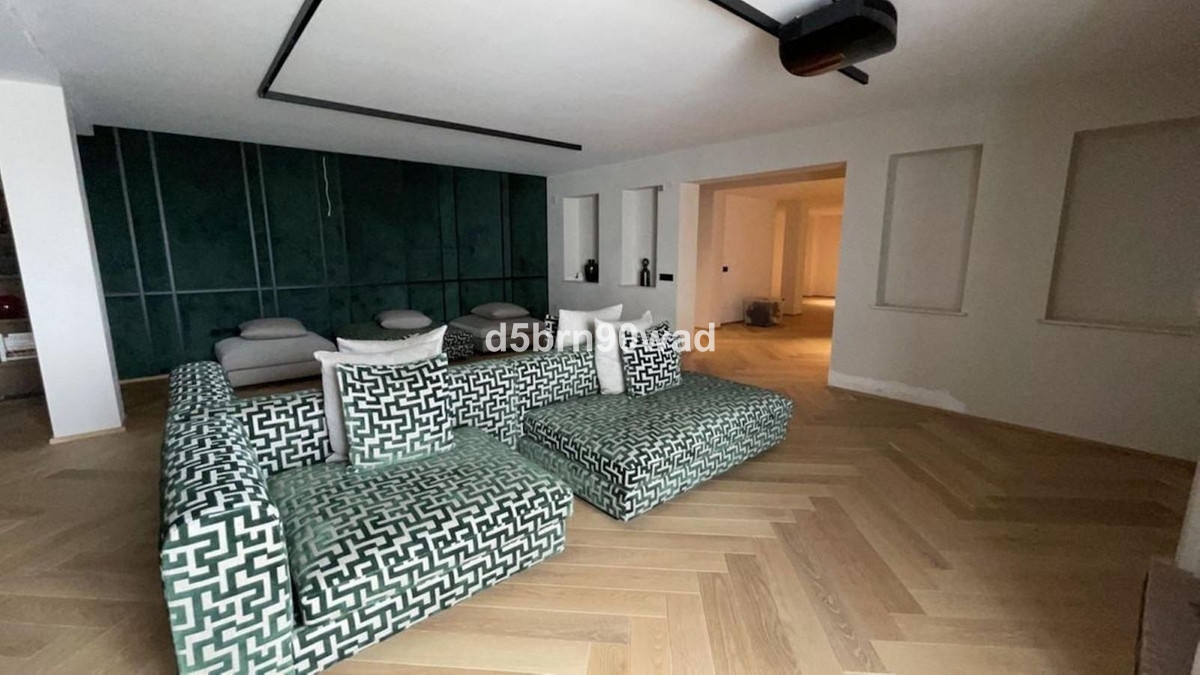 Elegante gerenoveerde villa met vijf slaapkamers in Benahavís in Benahavís - foto 4