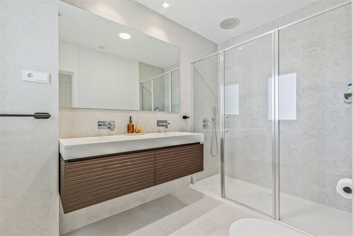 Drie-slaapkamer duplex penthouse met privézwembad in Santa Clara, Marbella Oost in Santa Clara - foto 17