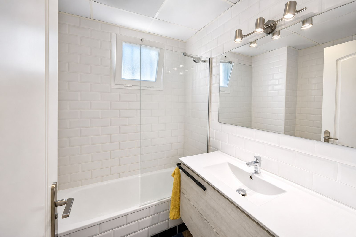 88 m² 3-slaapkamer appartement op begane grond in La Duquesa in La Duquesa - foto 12
