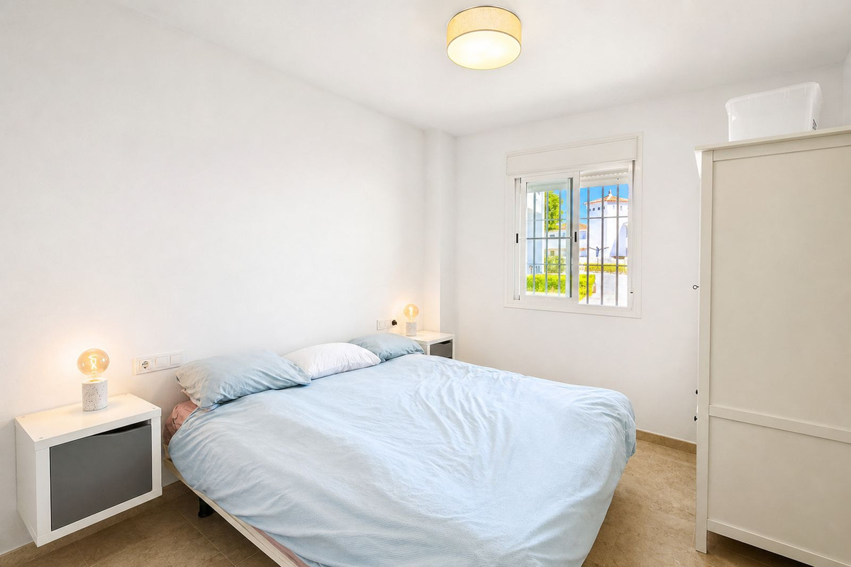 88 m² 3-slaapkamer appartement op begane grond in La Duquesa in La Duquesa - foto 13