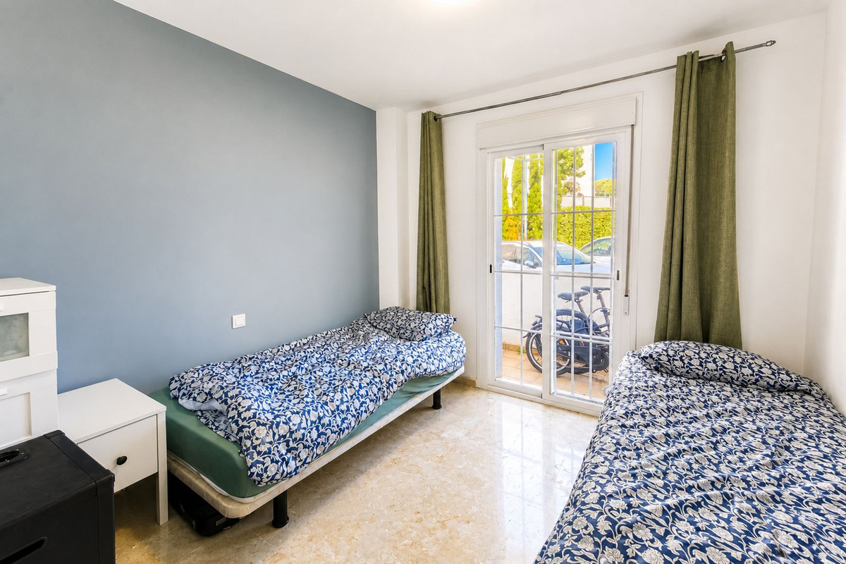 88 m² 3-slaapkamer appartement op begane grond in La Duquesa in La Duquesa - foto 15