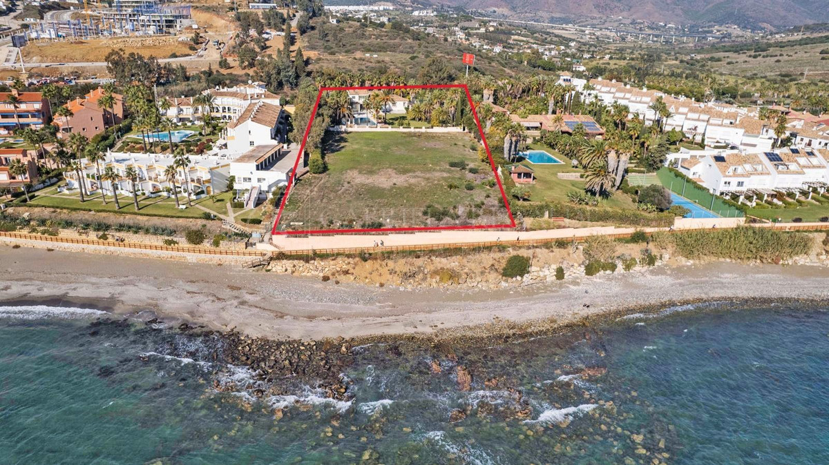 Kavel aan het strand in Estepona met directe toegang en ontwikkelingspotentieel in Estepona - foto 6