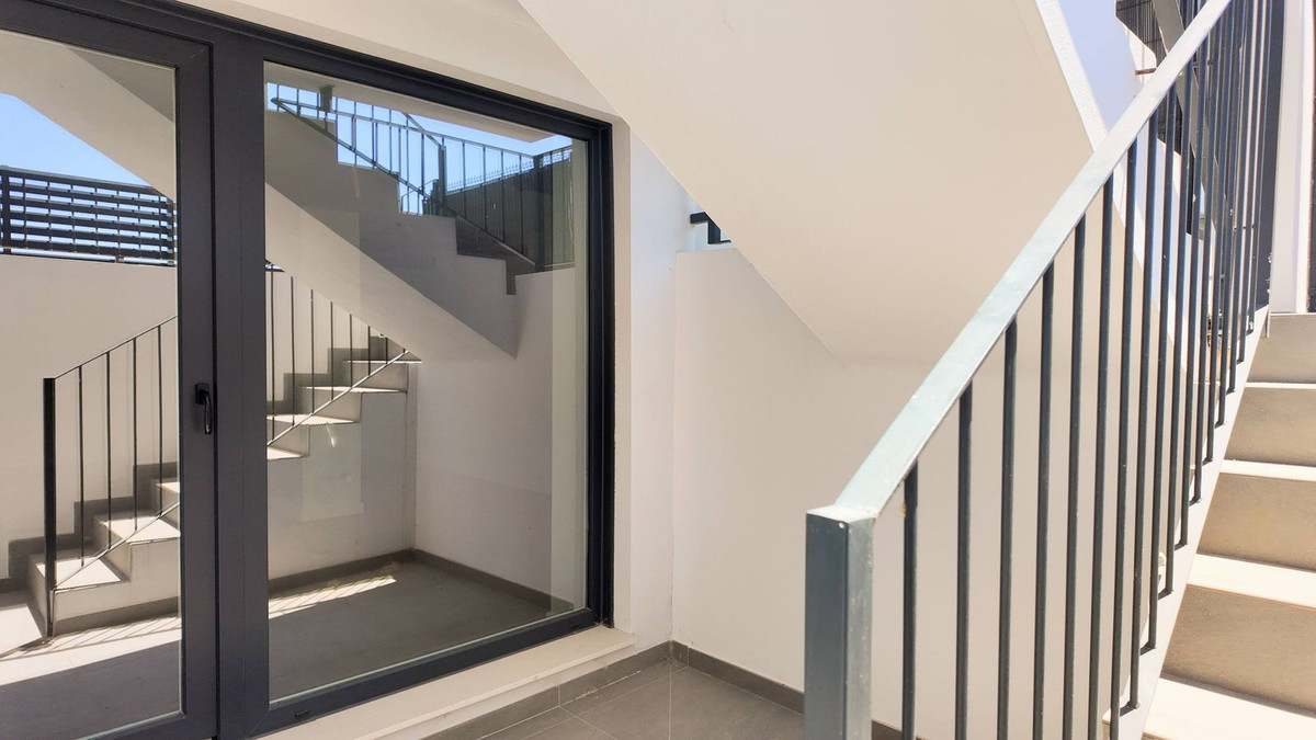 Nieuw 2-slaapkamer appartement met zeezicht in Torreblanca in Torreblanca - foto 10