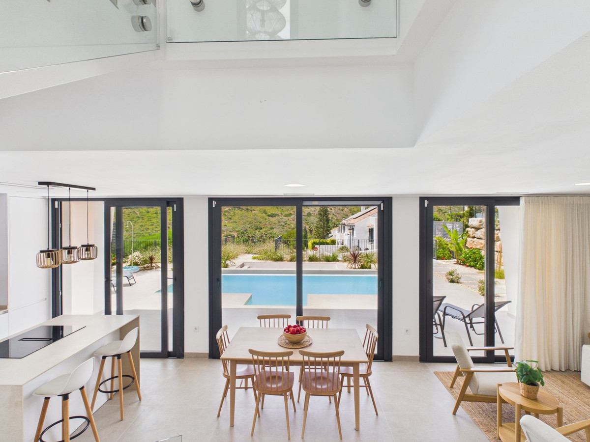 4-slaapkamer villa met privézwembad in La Duquesa, Manilva in La Duquesa - foto 3
