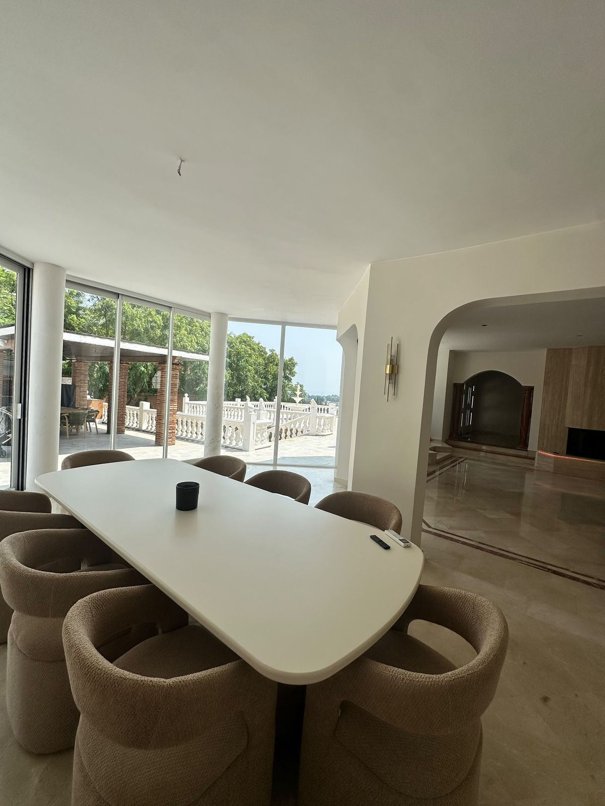 Estepona: 5-slaapkamer vrijstaande villa met panoramisch zeezicht in Estepona - foto 2