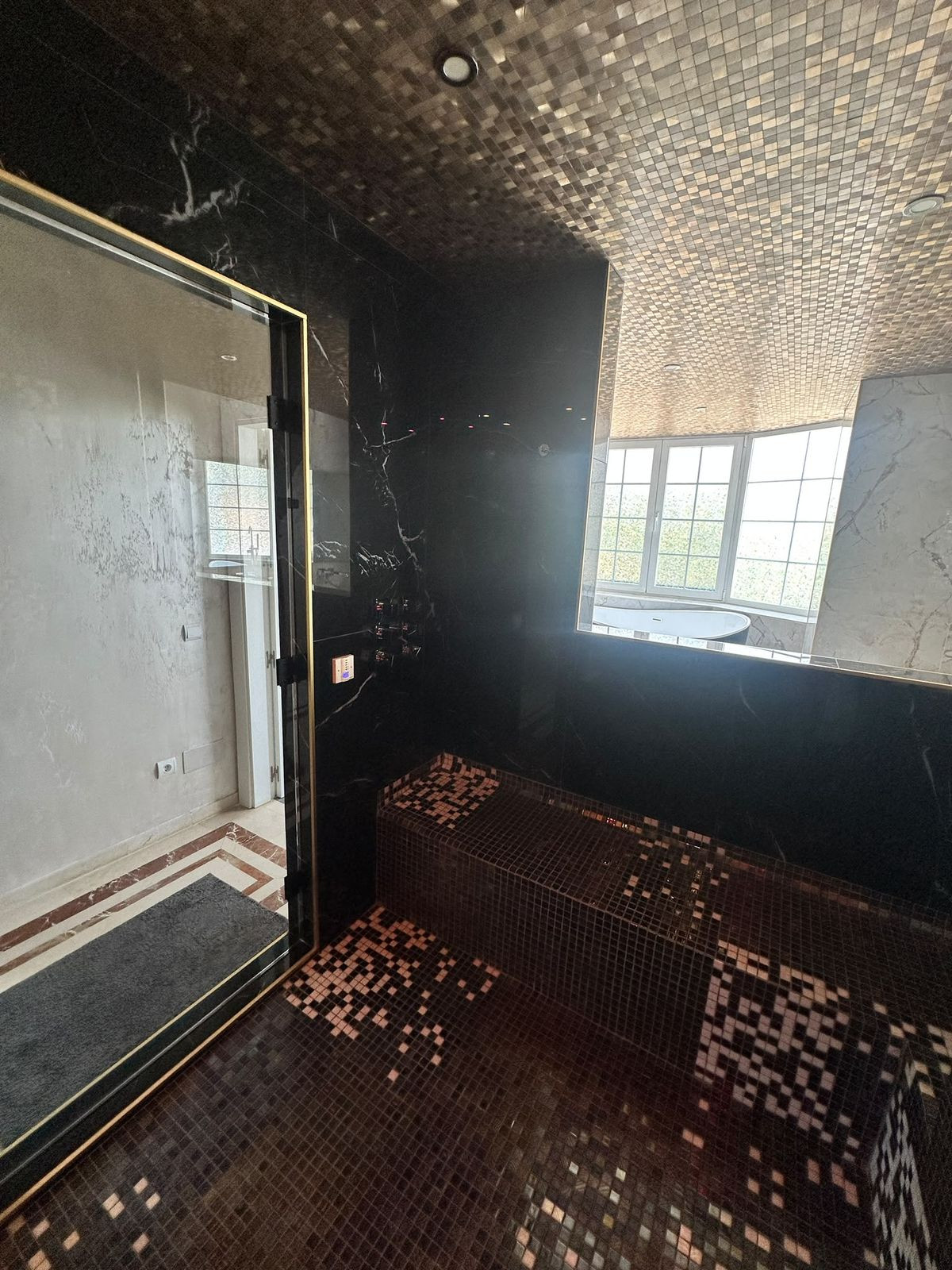Estepona: 5-slaapkamer vrijstaande villa met panoramisch zeezicht in Estepona - foto 16
