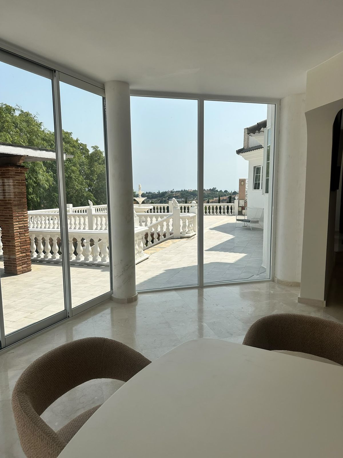Estepona: 5-slaapkamer vrijstaande villa met panoramisch zeezicht in Estepona - foto 18