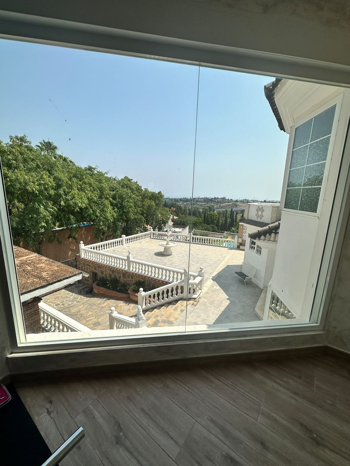 Estepona: 5-slaapkamer vrijstaande villa met panoramisch zeezicht in Estepona - foto 7
