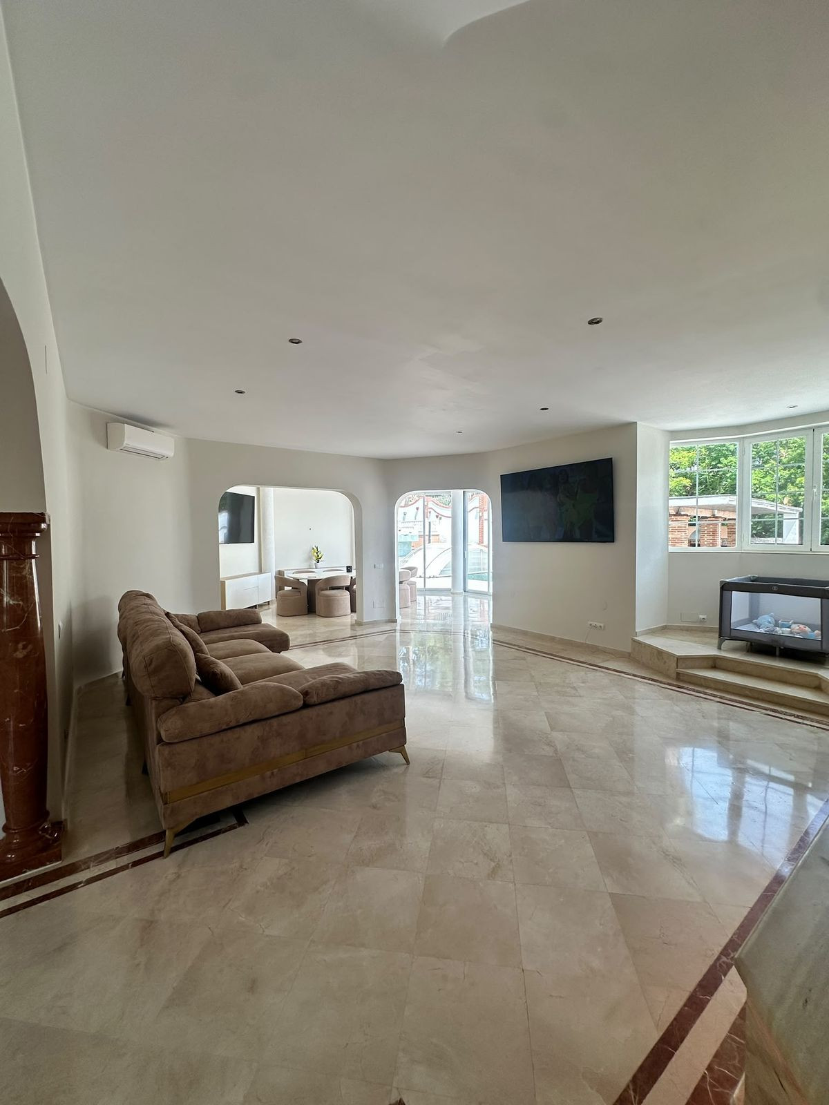 Estepona: 5-slaapkamer vrijstaande villa met panoramisch zeezicht in Estepona - foto 8