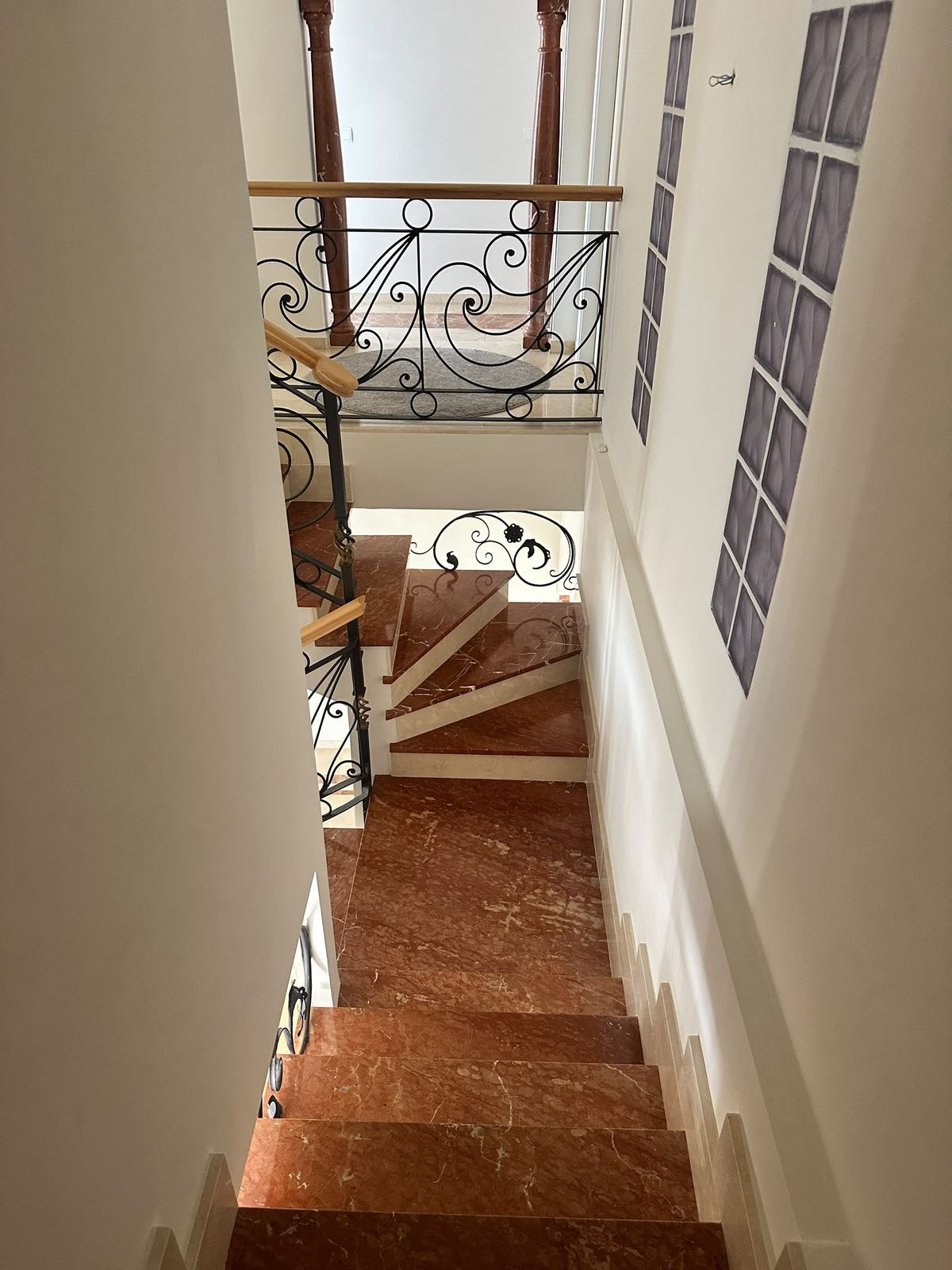 Estepona: 5-slaapkamer vrijstaande villa met panoramisch zeezicht in Estepona - foto 9