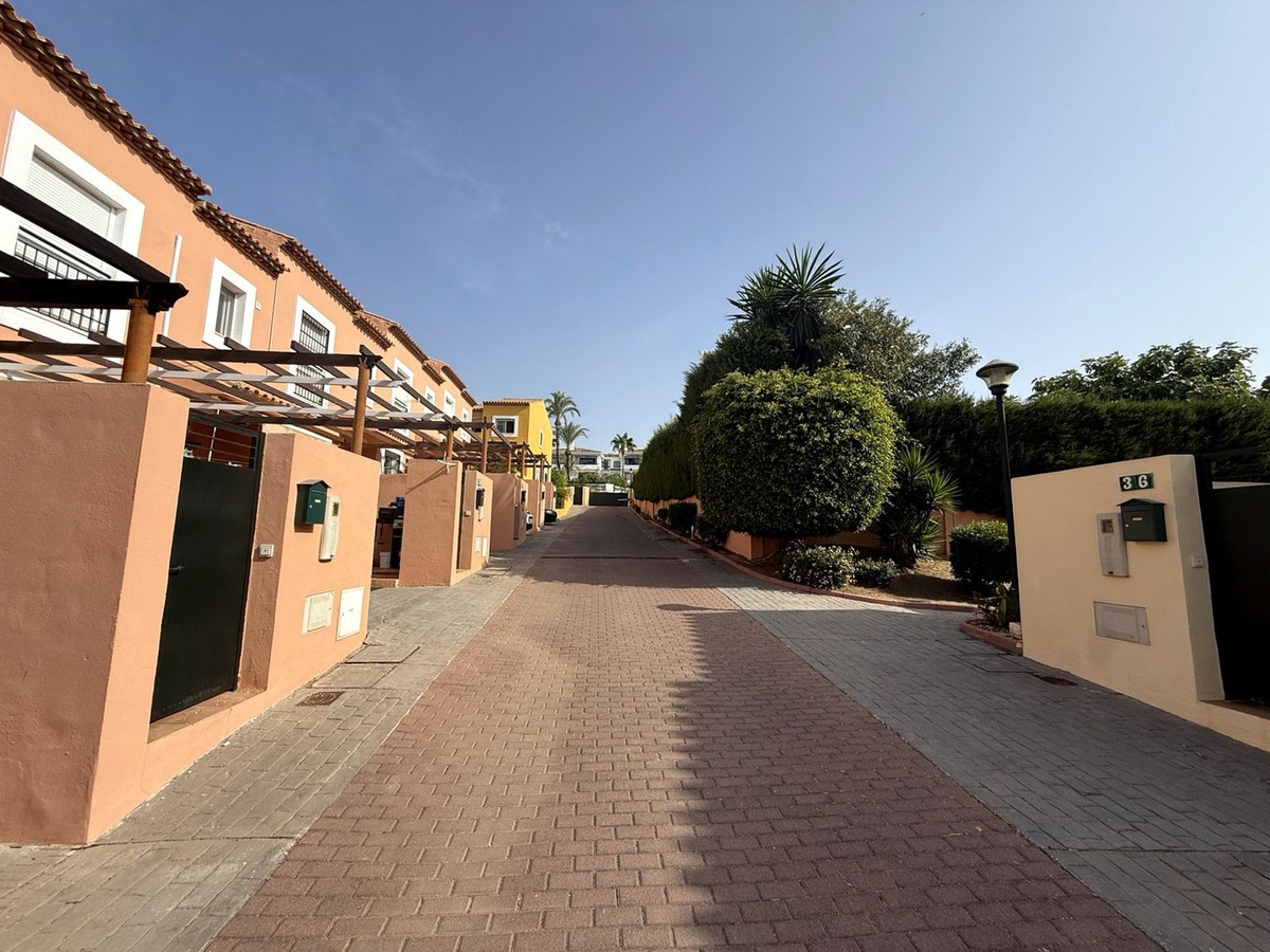 Drie-slaapkamerwoning in Calahonda in Calahonda - foto 2