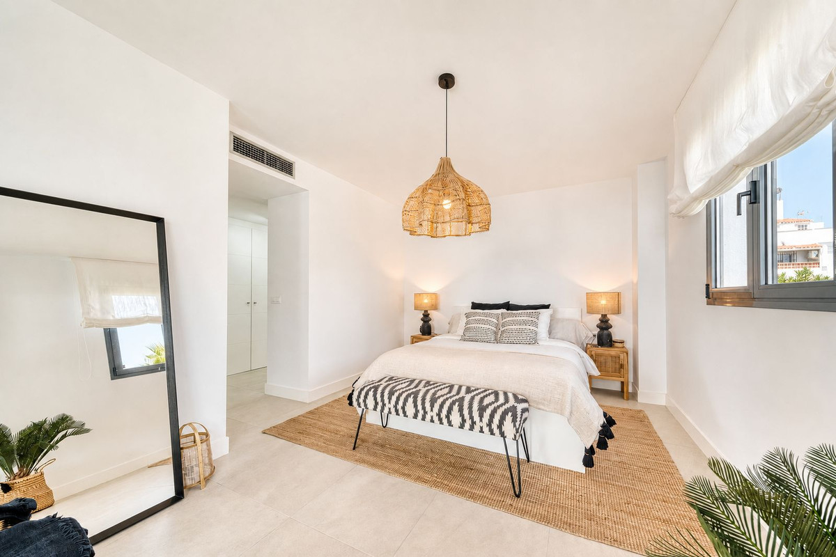 Appartement met drie slaapkamers in La Duquesa in La Duquesa - foto 12