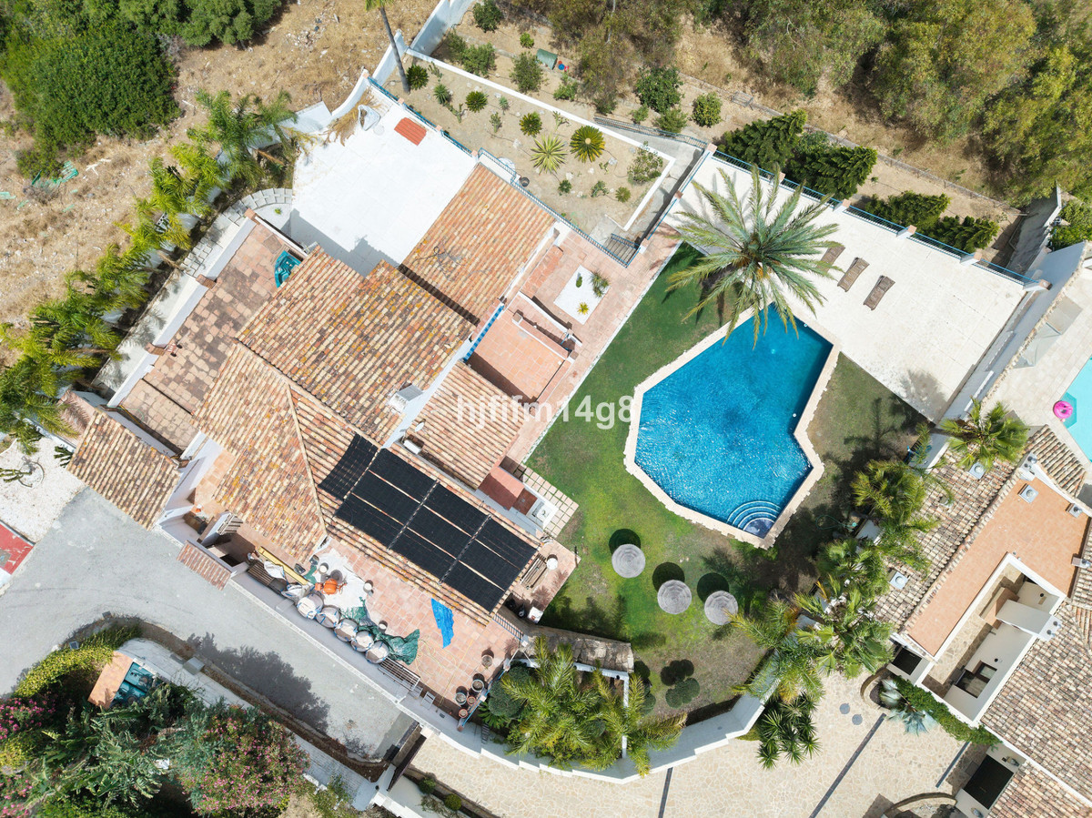 6-slaapkamer villa in Estepona (Bahía Dorada) – renovatieproject in Estepona - foto 2