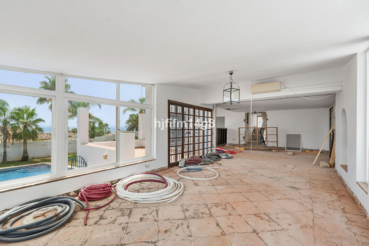 6-slaapkamer villa in Estepona (Bahía Dorada) – renovatieproject in Estepona - foto 12