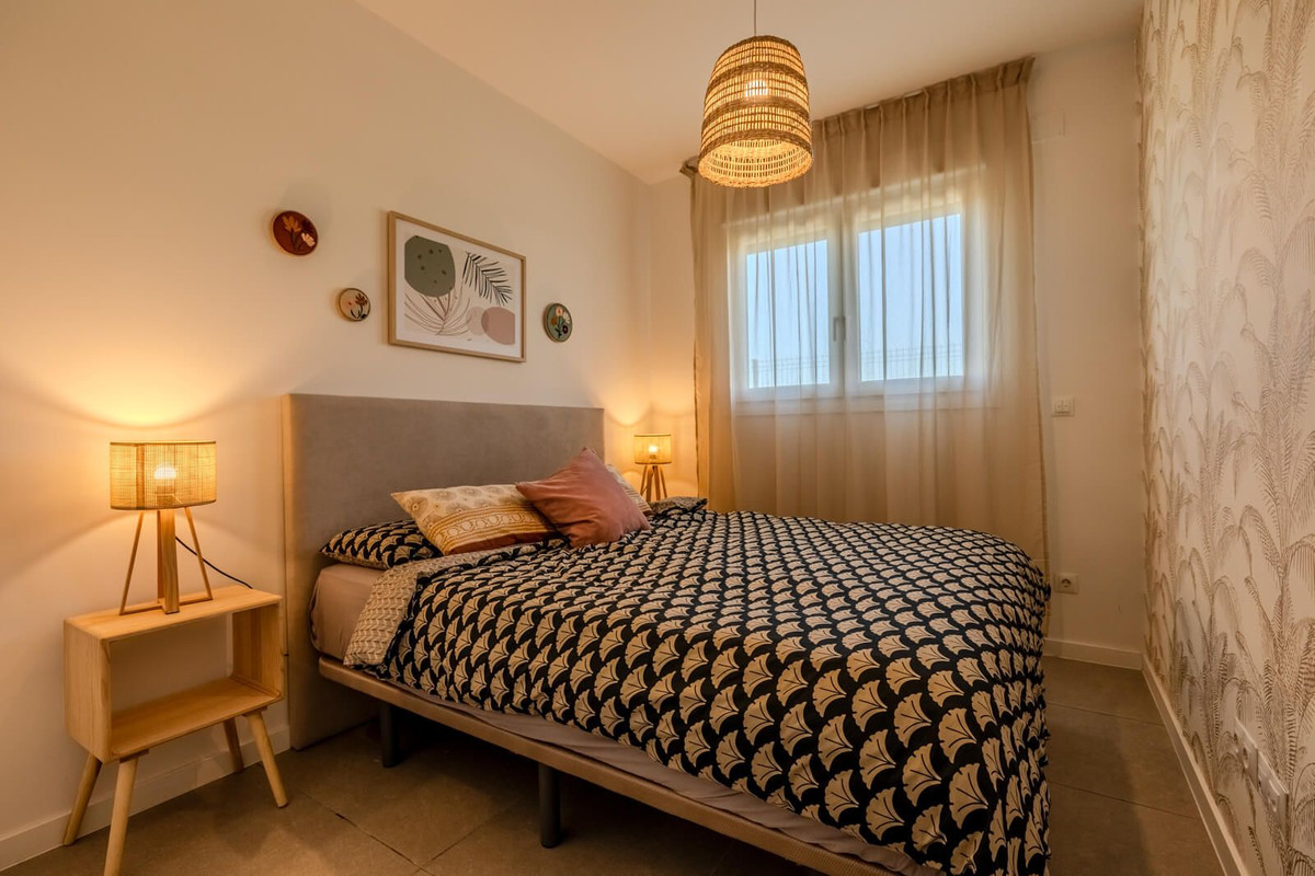 Drie-slaapkamer hoekappartement met tuin in Estepona in Estepona - foto 11