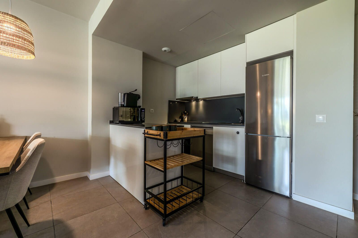 Drie-slaapkamer hoekappartement met tuin in Estepona in Estepona - foto 5