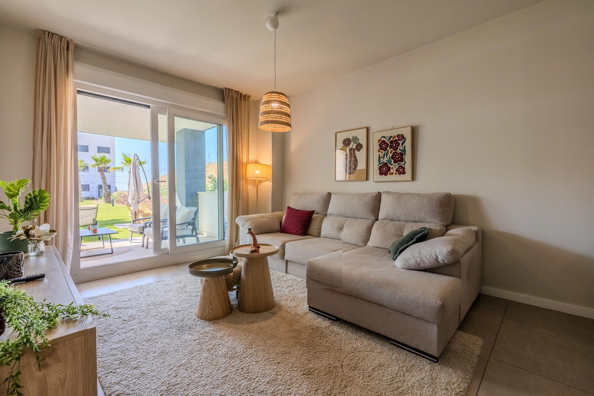 Drie-slaapkamer hoekappartement met tuin in Estepona in Estepona - foto 7