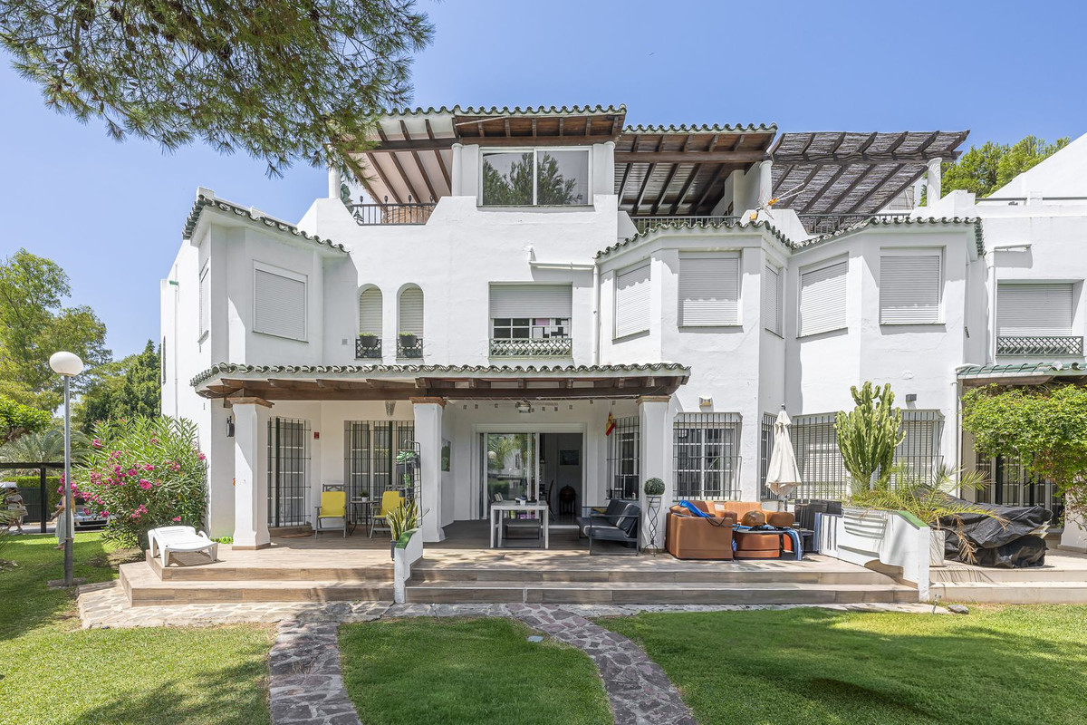 Drie-slaapkamerwoning in Nueva Andalucía, Marbella in Nueva Andalucía - foto 2