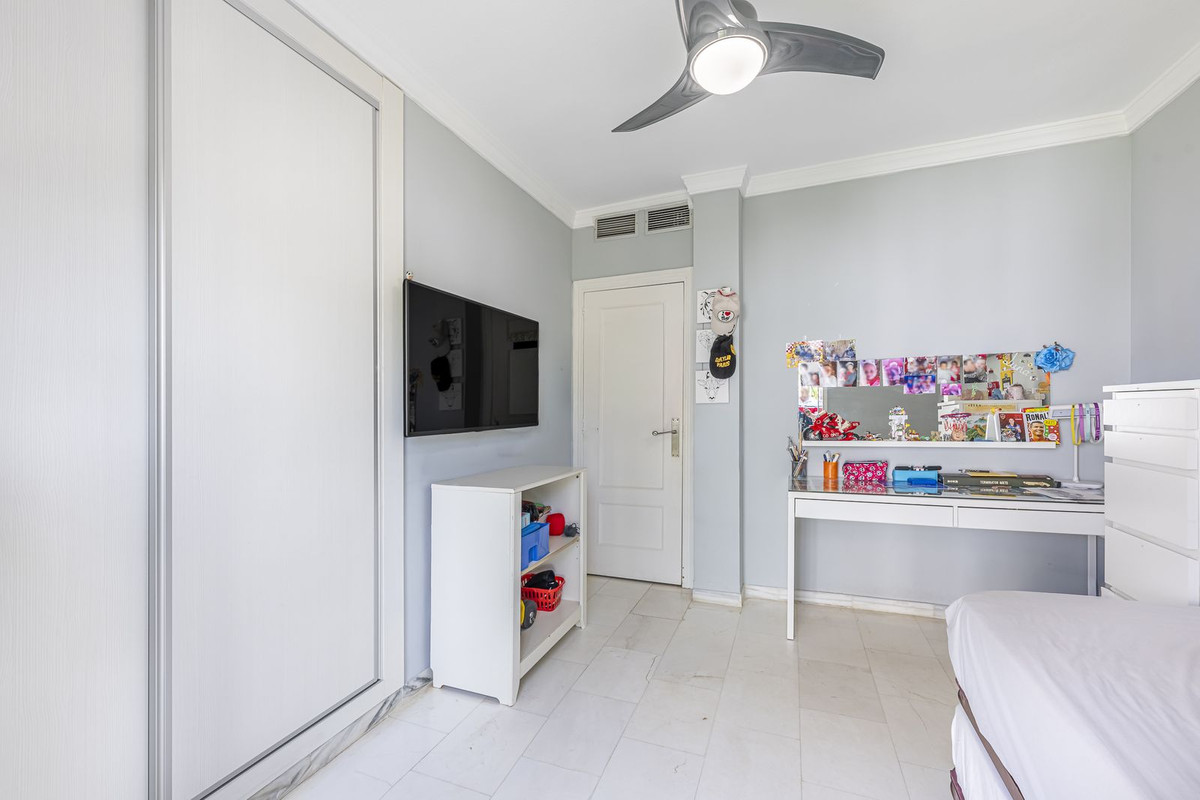 Drie-slaapkamerwoning in Nueva Andalucía, Marbella in Nueva Andalucía - foto 17