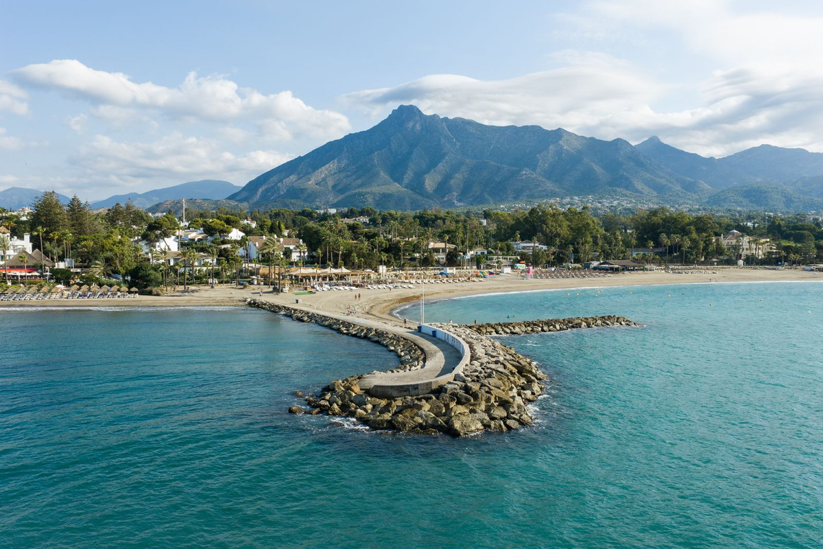 3-slaapkamer duplex penthouse in Marbella aan La Marina de Puente Romano in Marbella - foto 4
