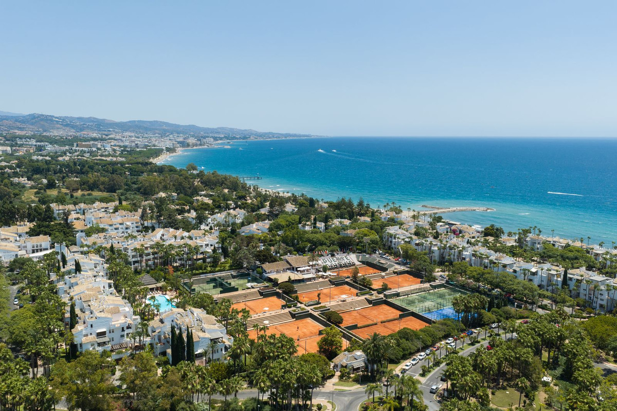 3-slaapkamer duplex penthouse in Marbella aan La Marina de Puente Romano in Marbella - foto 6