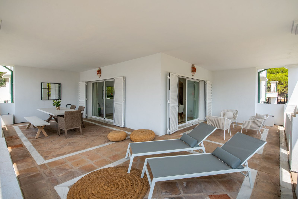 Drie-slaapkamer appartement in El Presidente, Nueva Milla de Oro in El Presidente - foto 2